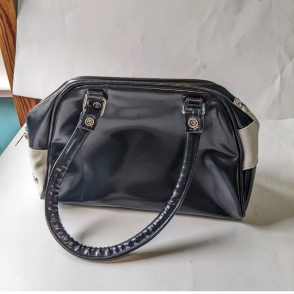 Vintage leather lululemon purse - Picture 3 of 5